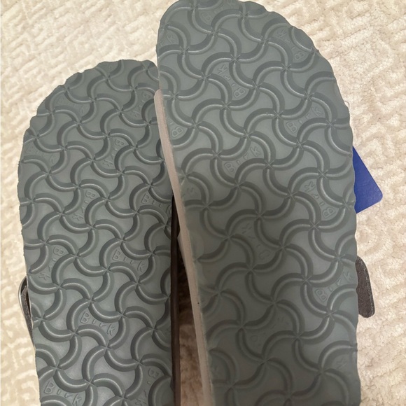 BRAND NEW Birkenstocks Arizona Big Buckle in Dove Grey - Picture 5 of 5
